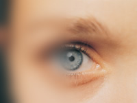 علائم و نشانه های عیوب انكساری چشم و جراحی لیزیك