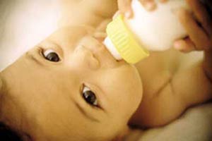 شیر گاو و حساسیت های دوران نوزادی