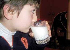 شیر ساده بنوشید نه طعم دار
