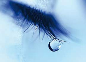 گریه کردن کم آرزویی نیست