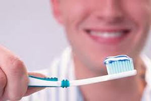 ۷ توصیه برای درست تمیز کردن دندانها