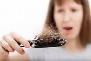 علل ریزش مو در زنان