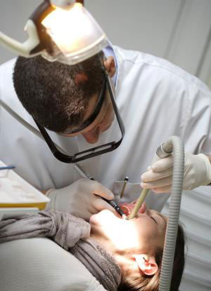 دندانپزشک یا دندان ساز تجربی مسأله این است