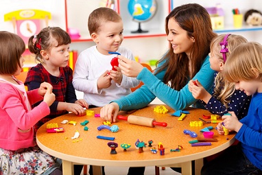 اسباب بازی مناسب برای افزایش اعتماد به نفس کودک