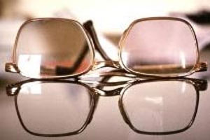 تاریخچه ی عینک