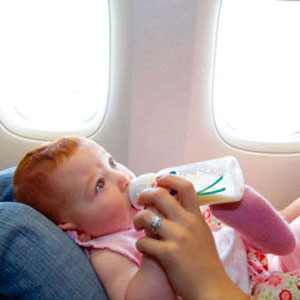 می توان نوزاد را سوار هواپیمـا کرد