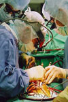 در بی دردی بعد از عمل هرنیورافی اینگوینال, انفیلتراسیون بوپیواکائین ۰ ۲۵ قبل از برش جراحی موثرتر است یا قبل از بستن برش جراحی