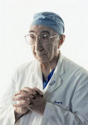 سرگذشت عجیب دکتر دبیکی , جراح مشهور قلب و عروق