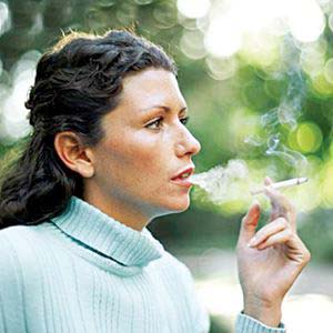 زنان و سیگار كشیدن