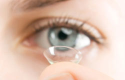 چرا چشم پزشکان با لنز مخالفند