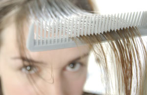 روش های زنانه مقابله با ریزش مو
