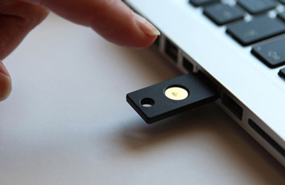 حفاظت از حساب های کاربری آنلاین با یک فلش USB
