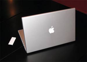 Apple MacBook Pro ۲۰۰۸ Edition Core ۲ Duo ۲ ۵GHz, ۲GB RAM