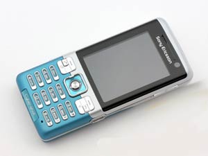 Sony Ericsson C ۷۰۲