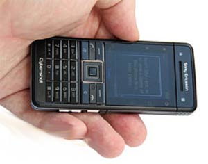 مروری بر Sony Ericsson C۹۰۲