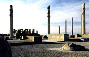 تخت ابونصر شیراز همان مکان آتشکده آذر خوروچ آذر خرداد, آذر فرنبغ است