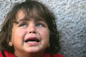 ۷ اشتباه رایج درباره گریه بچه‌ها