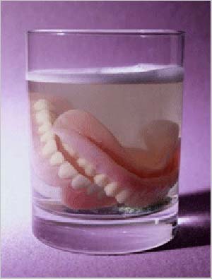 مراقبت از دندان‌های مصنوعی