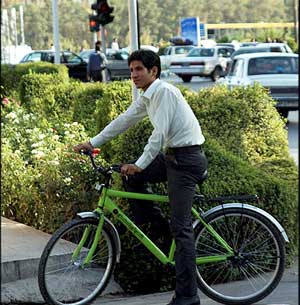 دوچرخه‌سواری خوب است اما نه در اوج آلودگی