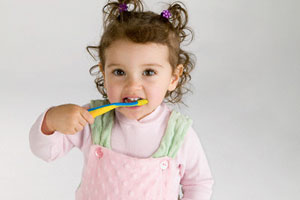 چگونه از پوسیدگی دندان کودکان ۳ تا ۶ سال پیشگیری کنیم؟