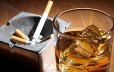الکل خطرناک تر است یا سیگار؟