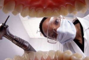 ایمپلنت دندانی چیست؟