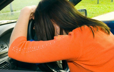 نشستن طولانی در اتومبیل منجر به لخته شدن خون می‌شود
