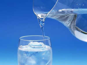 نوشیدن آب خنک بعد از غذا مفید یا مضر