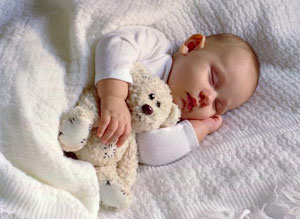میزان خواب طبیعی نوزاد در طول شبانه‌روز چقدر است؟