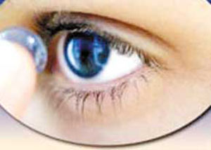 استفاده از لنزهای رنگی چه خطراتی در پی دارد؟