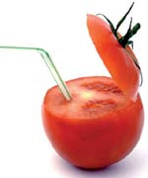 گوجه فرنگی به داشتن پوست صاف کمک می کند