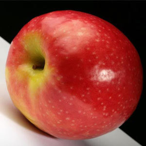 به خاطر پوست‌تان، سیب را با پوست بخورید