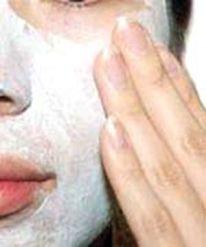 ماسک ماست باعث لطافت و روشن شدن پوست می‌شود
