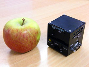 کوچکترین کامپیوتر رومیزی دنیا از یک سیب هم کوچکتر است