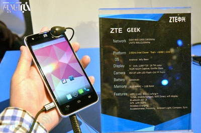 گوشی هوشمند ZTE Geek با پردازنده ۲ گیگاهرتزی اینتل کلوور