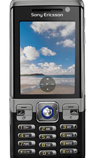 SonyEricsson C۷۰۲