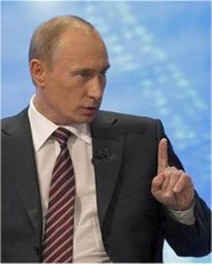 ۲۵ دسامبر ۲۰۰۵ ـ پوتین با لحنی صریح و بدون پرده پوشی گفت: غرب از نا امن کردن روسیه دست برنداشته است