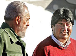 ۳۰ دسامبر ۲۰۰۵ ـ فیدل کاسترو: مردم بولیوی با انتخاب "مورالس" در جهان زلزله پدید آوردند