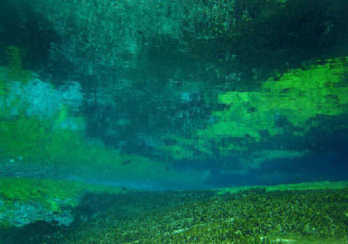زلال‌ترین دریاچه جهان