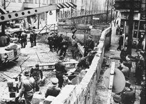 ۱۳ اوت سال ۱۹۶۱ میلادی ـ جدایی یک ملت، احداث دیوار برلین