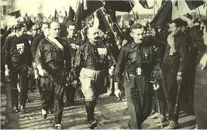 ۲۸ اکتبر ۱۹۲۲ ـ ۲۸ اکتبر: راهپیمایی سیاهپوشان، نخست وزیر شدن موسولینی و حمله ارتش ایتالیا به یونان