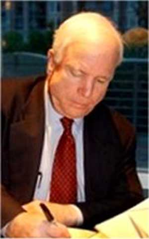 ۲۴  نوامبر ۲۰۰۵ ـ چرا سناتور مک کین به اعلام خطری که کرده بود توجه نکرد، نامزد شد و شکست خورد!
