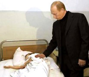 ۴ سپتامبر ۲۰۰۴،  ـ ولادیمیر پوتین در سپتامبر ۲۰۰۴: برخی می خواهند قطعه بزرگی را از روسیه جدا کنند ...