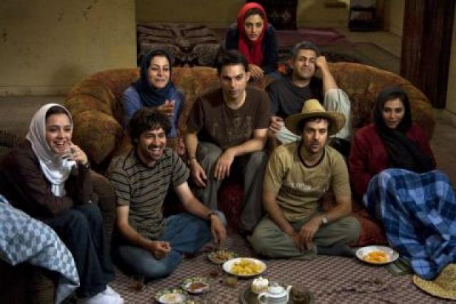 
      نگاهی به بازنمود دوگانگی رفتاری در سینمای ایران
