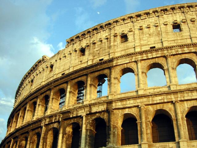 
      رم دور از کلیزه (لوموند دیپلماتیک: اکتبر 2014)