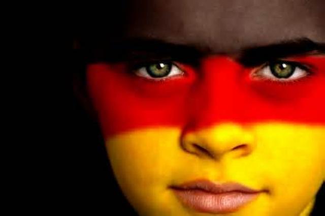 
      آلمان: کلیشه ها و مدل ها (لوموند دیپلماتیک: ژانویه 2014)