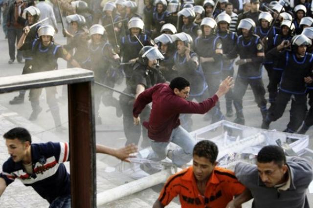 
      گفتگو با نوام چامسکی پیرامون بهار عرب :