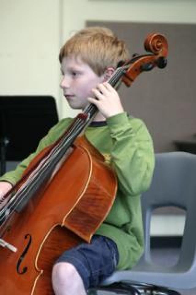 
      برنامه­ آموزشی در موسیقى کودک