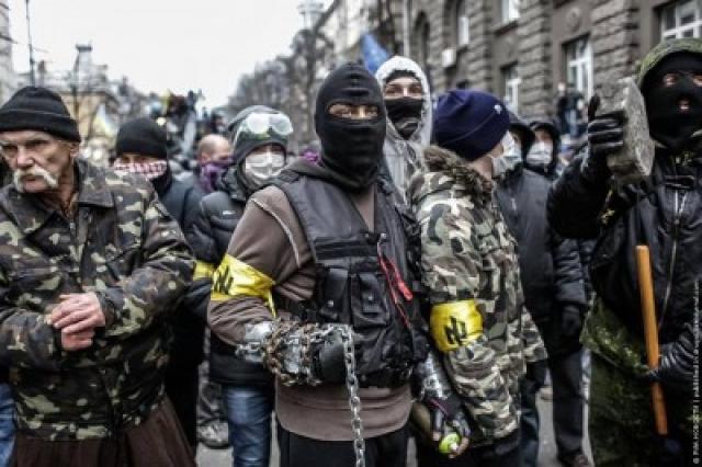 
      پیگیری «انقلاب» یا نبرد با جدائی طلبی؟ شبه نظامیان اوکرائینی بر سر دوراهی (لوموند دیپلماتیک: سپتامبر 2014)