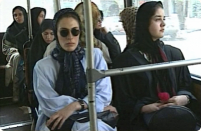 
      طبقه متوسط و سینمای مستند  با نگاهی به فیلم مستند «تنها در تهران»